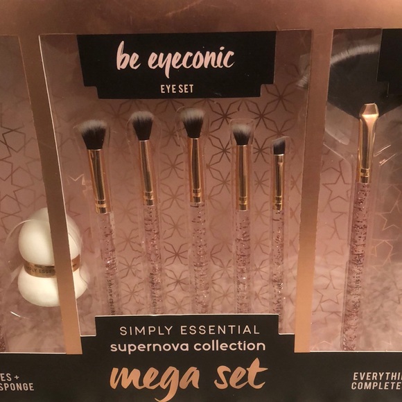 Makeup Brush Set - Picture 3 of 4